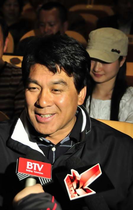 《一腿又一腿》首演成功 黄宏朱时茂等捧场(图)