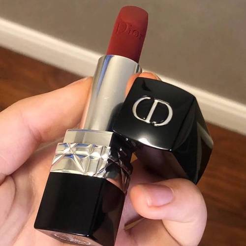 显白减龄提气质,亲测迪奥丝绒口红