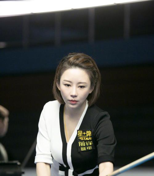 潘晓婷是中国花式九球选手,潘晓婷在体育界是出了名的美女,不仅球技