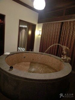 裕龙温泉洗浴中心的点评