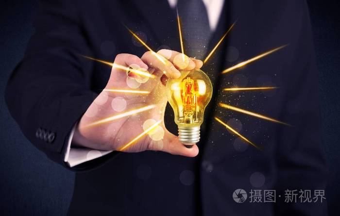 持有一个电灯泡的业务人