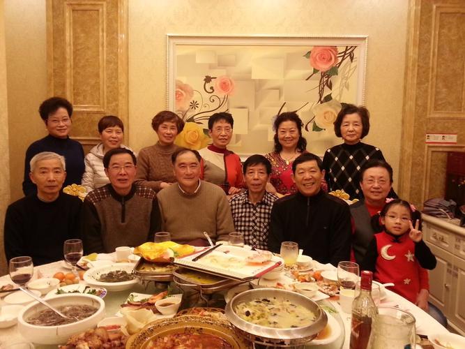 春节是亲朋好友团圆的日子,也是我们知青团聚的日子.