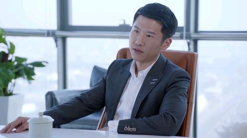 王骁与杨幂合作8年,也是其公司签约演员,但至今还是配角