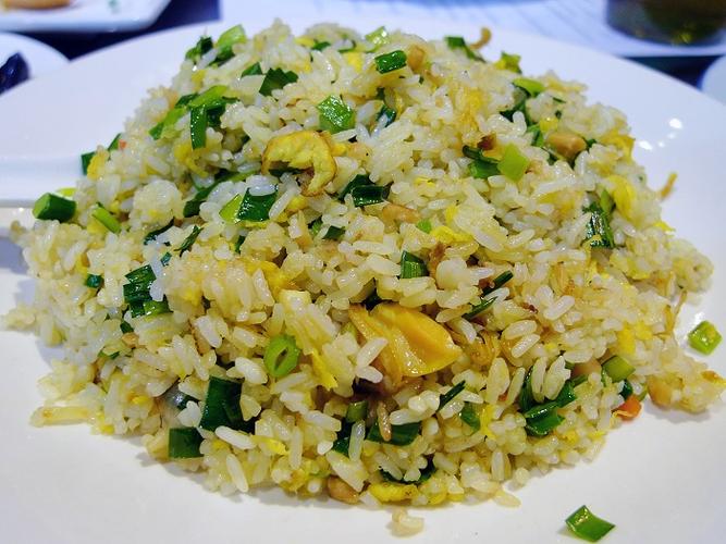 韭菜鸡蛋炒米饭