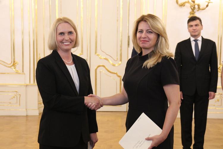 new us ambassador has arrived in slovakia