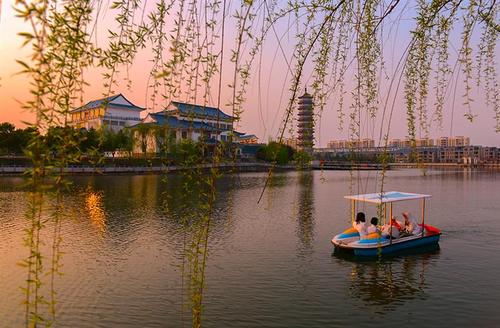 拍摄地点: 江西省抚州市金溪县象山公园  拍摄时间: 2016-03-21