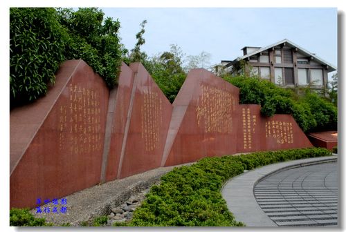 再访成都之浣花溪畔诗歌扬