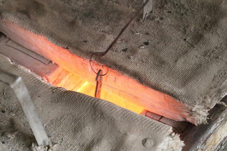 资深刀友们都知道刀具制作过程中要经过热处理,也就是退火,正火,淬火