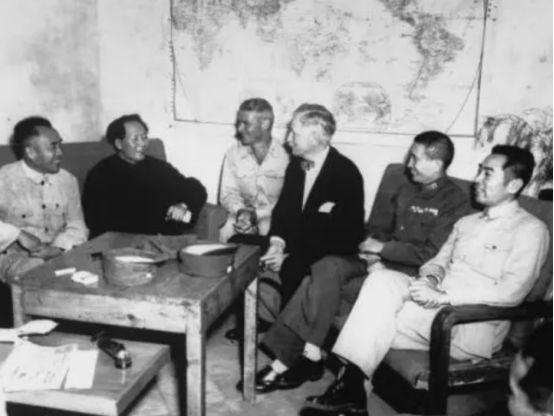 1945年重庆谈判,毛主席提出整编16个军,蒋介石:最多保留12个师