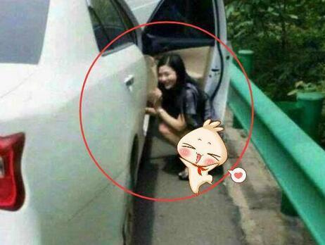 堵在高速路尿急了如何是好?看看聪明的车主怎样化解尿急尴尬!