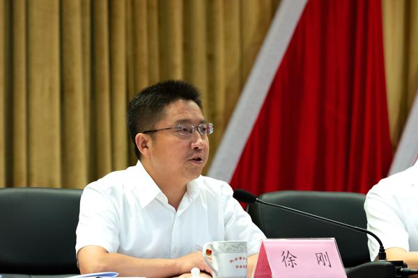  p>徐刚,男,大学文凭. /p>
