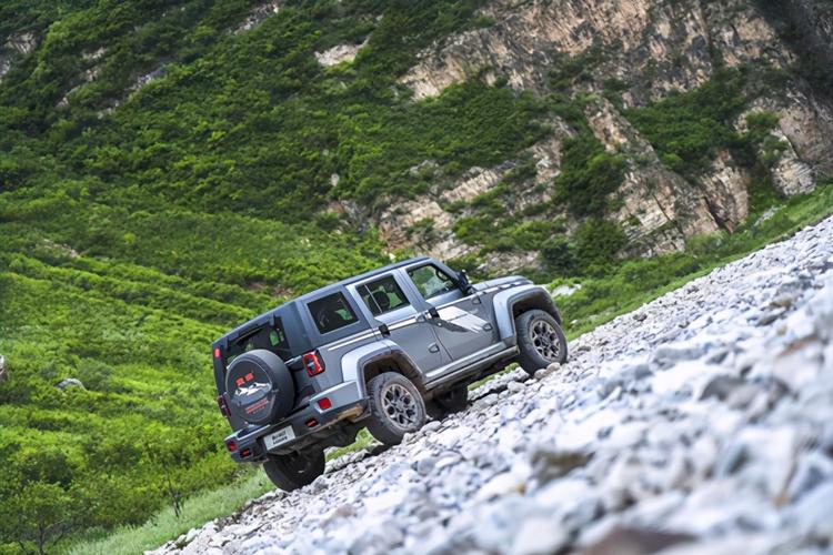 北京越野bj40环塔冠军版:"三把锁"仅仅是个开始