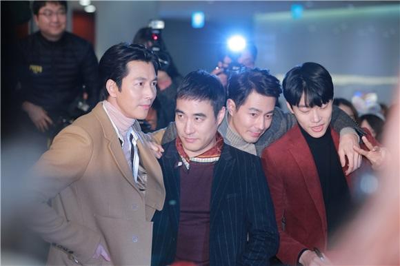 〈yes 首尔现场〉赵寅成,郑雨盛等出席了电影《theking》vip试映会