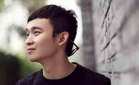 原创这4位英年早婚的男明星第一位22岁就结婚第四位25岁当爸