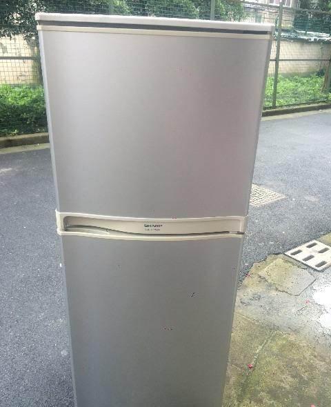 无霜冰箱夏普品牌冰箱.