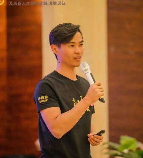 戈壁清泉学院战队派出苏振雷,刘远彬组合参赛.