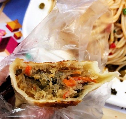 武汉轻工金银湖校区食堂一楼的面夫子家煎饺也太好吃了叭