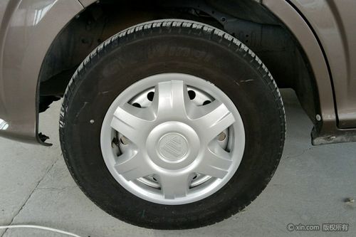 福田蒙派克左前轮胎