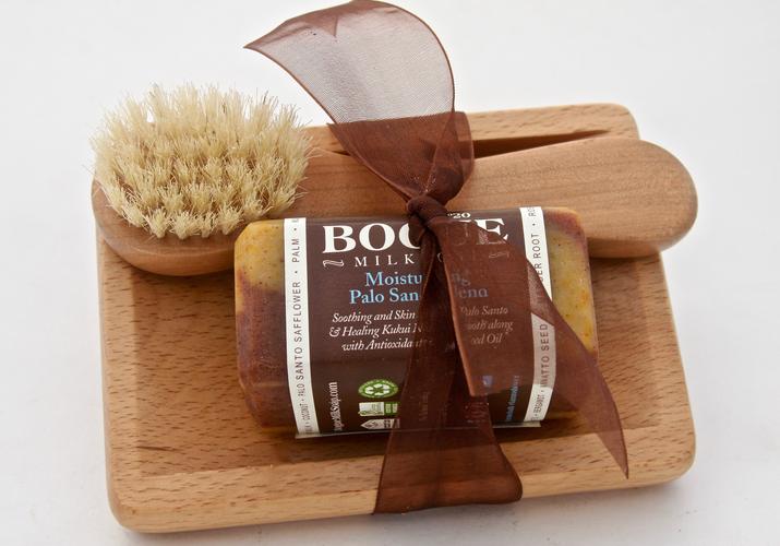 palosanto moisturizing goat milk soap gift set