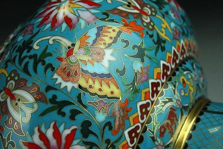 中国传统景泰蓝与日本七宝烧工艺有什么异同