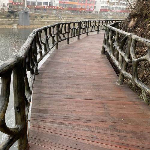 仿木护栏公园木栏杆景区仿木桩厂仿木栅栏水泥仿木护栏仿树皮栏杆格拉