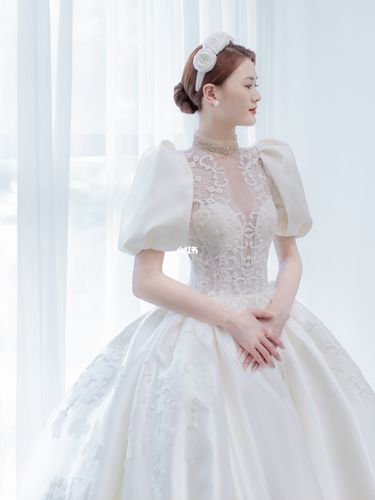 史诗级缎面婚93古典灯笼泡泡袖的优雅浪漫_婚纱_缎面_灯笼_复古_试