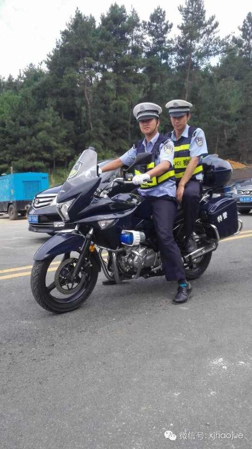 济宁交警支队gw250警车装车现场!