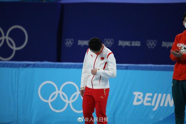北京冬奥会短道速滑男子1000米决赛,任子威获金牌.
