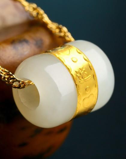 一品翠 足金和田玉路路通吊坠