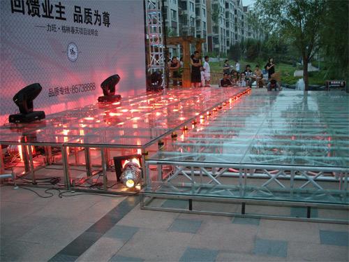 关于选购玻璃舞台铝合金玻璃舞台的一下技巧