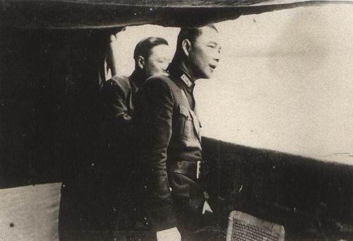 大汉奸汪精卫"戎装照"