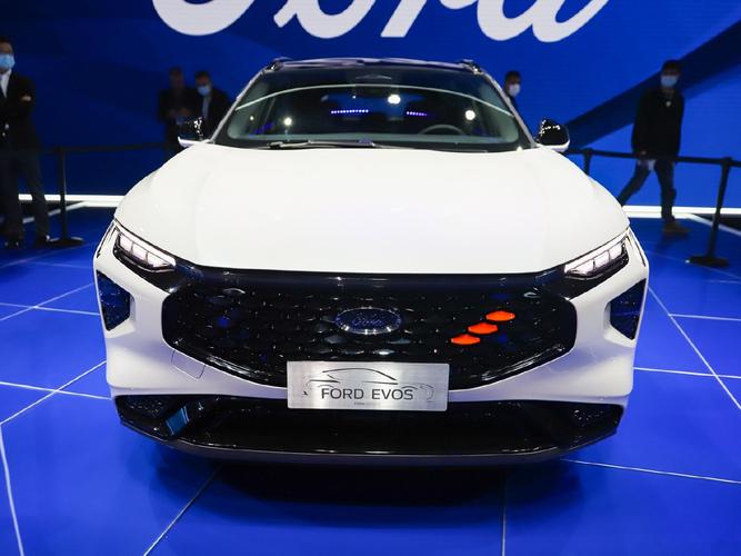 配11米巨屏的轿跑式suv长安福特evos开启预售22万起