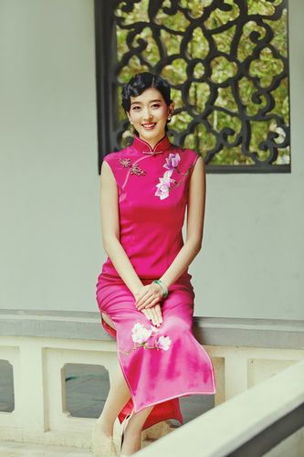 美女主播田甜旗袍大片曝光 锦绣加身别具风韵-娱乐频道