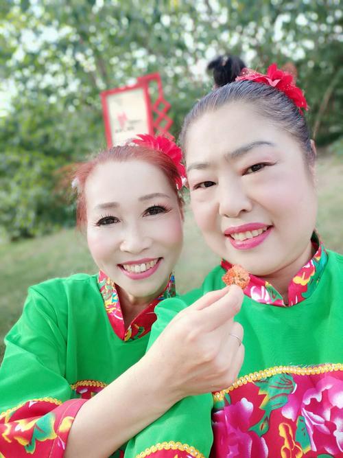 姐妹们参赛美照留念