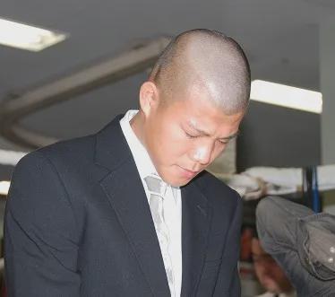 那些马路上剃光头的日本人都是些什么来头?