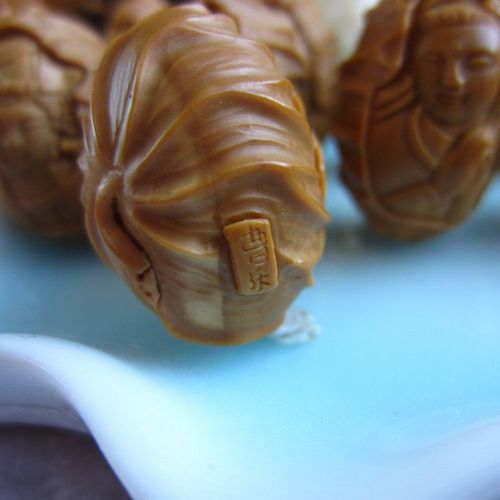 橄榄核雕刻 手串 橄榄胡 精品曹乐款八宝观音八大观音头手链 420