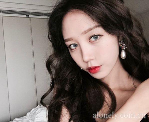 韩国不只pony大神这位美妆youtuber教你从痘痘肌变水煮蛋肌