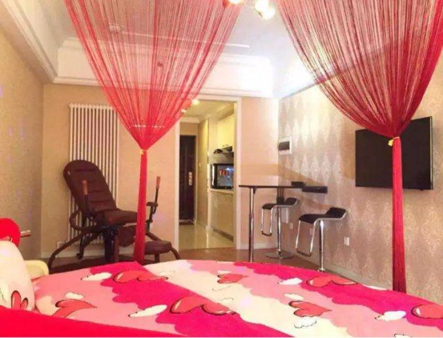 主题酒店的八爪椅如何使用