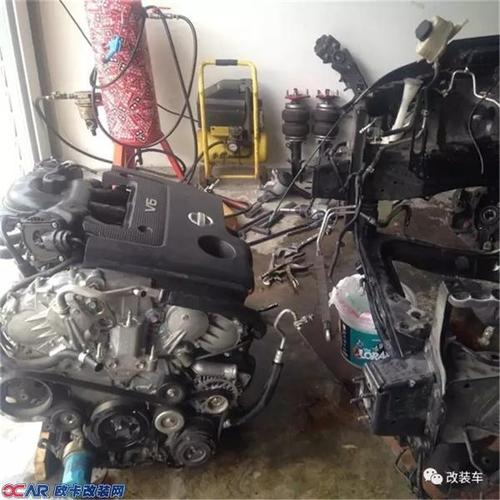 日产天籁v8发动机上身