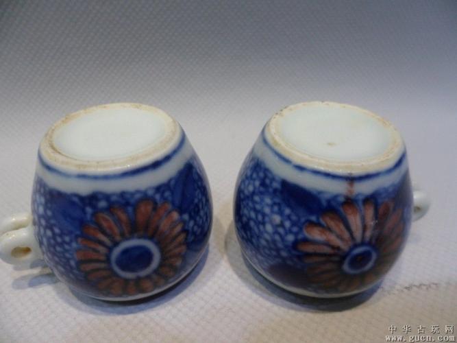 清晚期青花釉里红缠枝花卉鸟杯鸟食罐一对