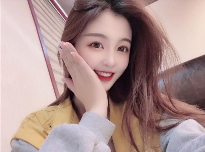 陪玩妹子疏疏秒接单的照片2