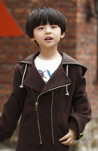 六岁小男孩韩式 蘑菇头短发发型