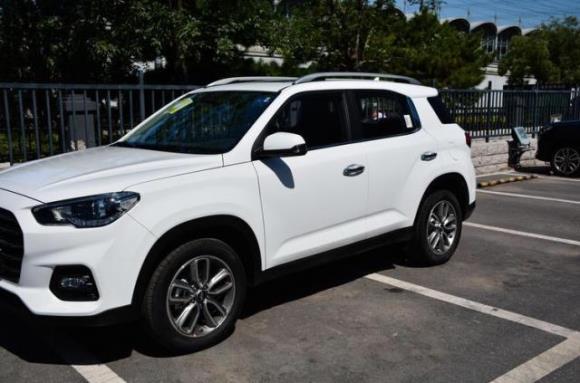 虽然相比东风启辰t70或长城哈弗h6等国产suv,北京现代ix35的内部空间