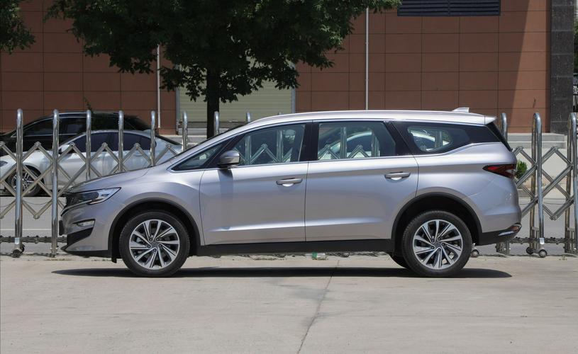 丐版758万顶配908万2021款五菱征程上市