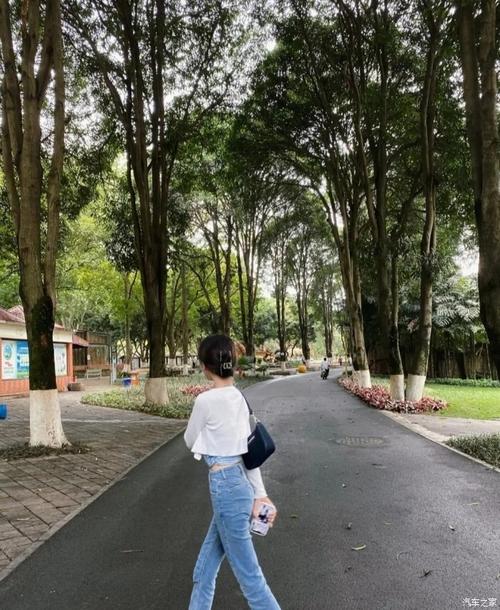 美女的背影都是好看的