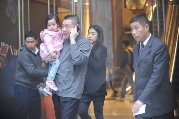 甘比难怪最得宠外表光鲜亮丽女首富其实是刘銮雄专属保姆