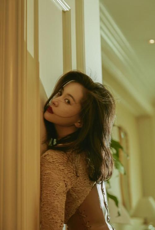 侧脸女神王子文