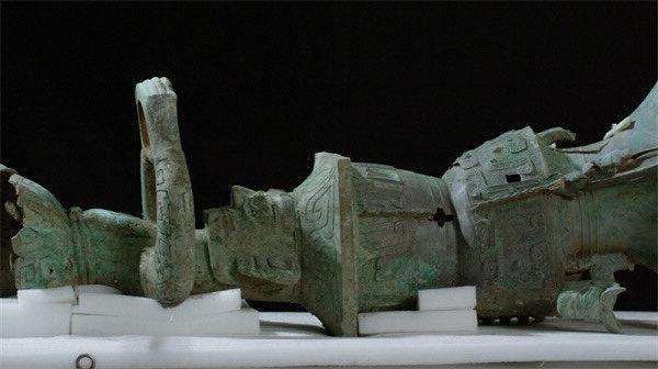 从发现到发掘,从发掘到发现,三星堆开启新的进程,观众也跟随镜头