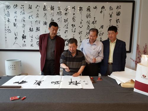张文祥师生走近东三省书画颂基层