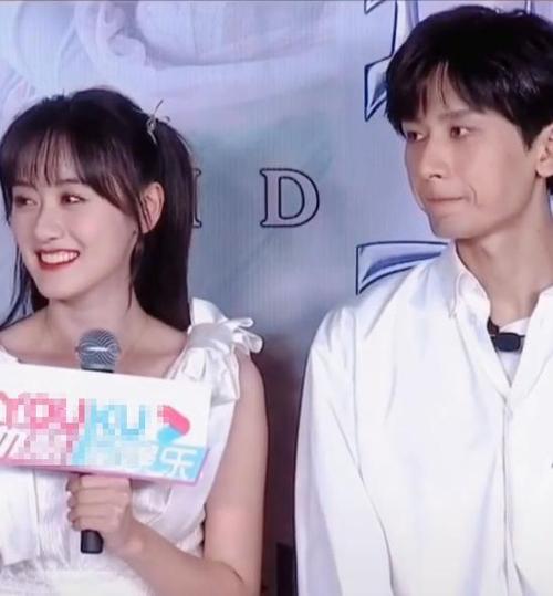 琉璃袁冰妍被男演员撩谁注意成毅的反应像是吃醋的小媳妇